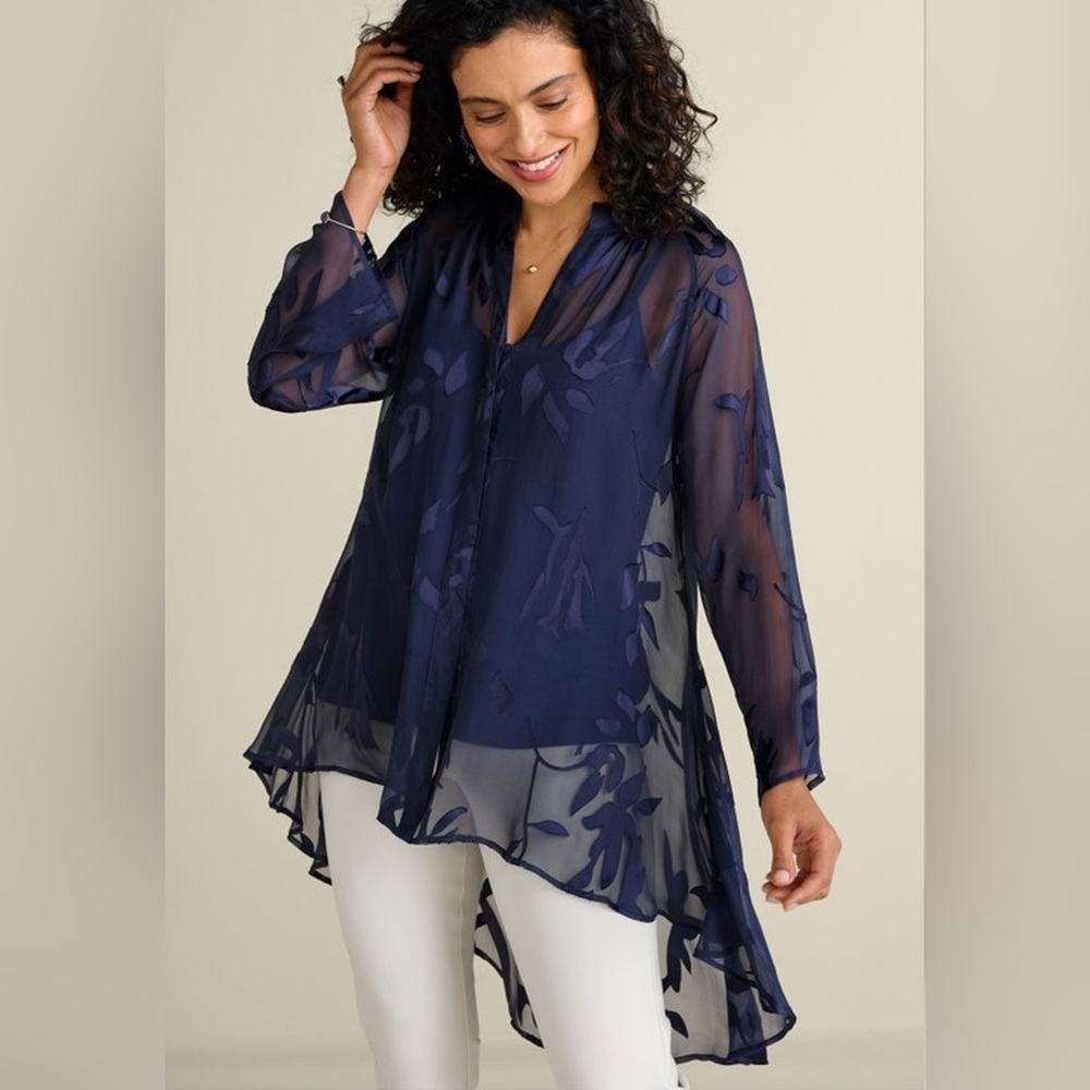 Silk Convertible Shirt. Hi-lo super light and silky. NWT. Size L. Black - Picture 8 of 10